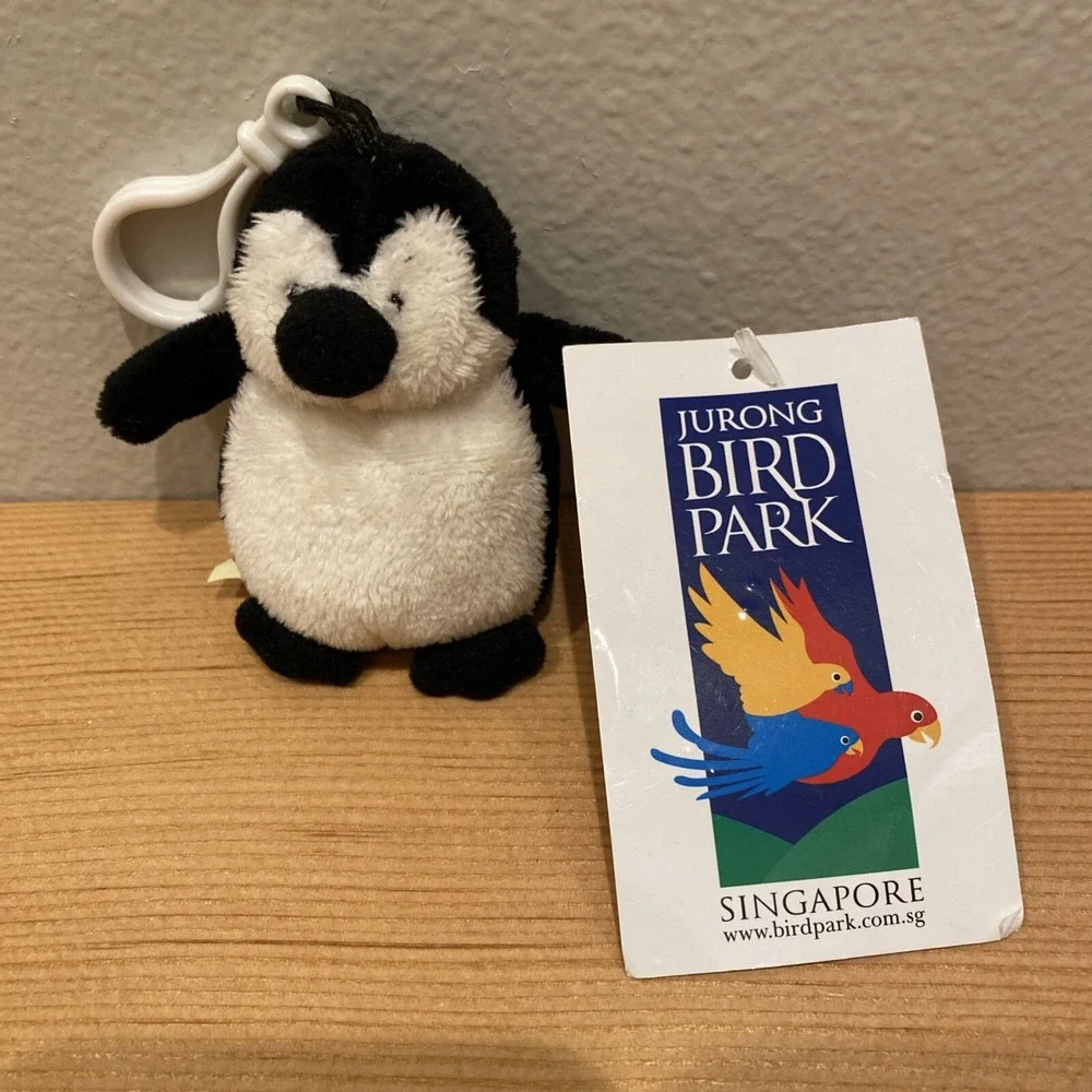Jurong Bird Park Keychain Penguin Owl‎ Limited Edition